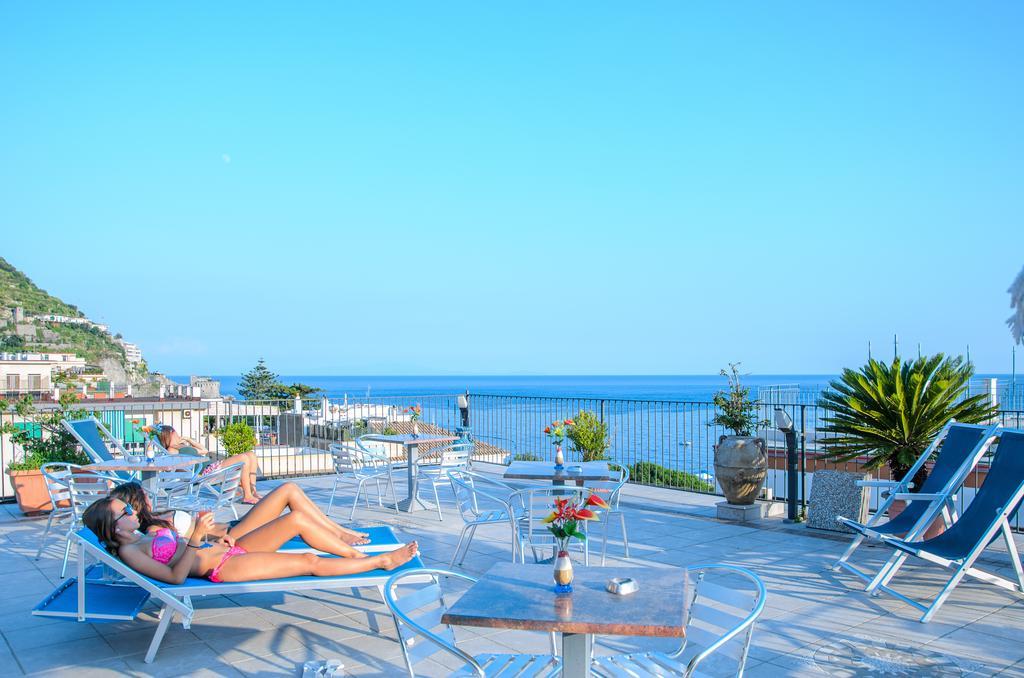 Riviera 3*
